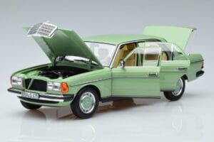 Mercedes 200 W123 Roheline Norev 1:18 183796 Metall - pilt 2/7