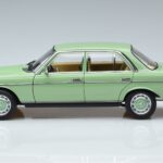 Mercedes 200 W123 Roheline Norev 1:18 183796 Metall - image 4 of 7