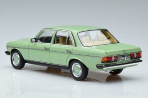 Mercedes 200 W123 Roheline Norev 1:18 183796 Metall - pilt 6/7