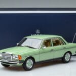 Mercedes 200 W123 Roheline Norev 1:18 183796 Metall - image 7 of 7