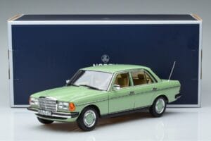 Mercedes 200 W123 Roheline Norev 1:18 183796 Metall - pilt 7/7