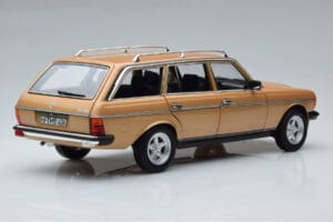 Mercedes 200T S123 AMG Package Beež Norev 1:18 183739 Metall - pilt 3/9