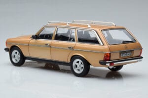 Mercedes 200T S123 AMG Package Beež Norev 1:18 183739 Metall - pilt 7/9