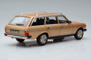 Mercedes 200T S123 Beež Norev 1:18 183738 Metall - pilt 3/9