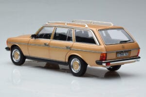 Mercedes 200T S123 Beež Norev 1:18 183738 Metall - pilt 7/9