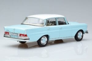 Mercedes 220 S W111 Sinine Norev 1:18 183920 Metall - pilt 3/7