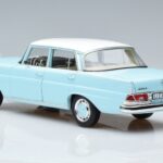 Mercedes 220 S W111 Sinine Norev 1:18 183920 Metall - image 6 of 7