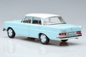 Mercedes 220 S W111 Sinine Norev 1:18 183920 Metall - pilt 6/7