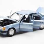 Mercedes 230E W124 Helesinise Metallic Norev 1:18 - image 2 of 8