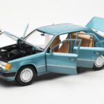 Mercedes 230E W124 Beryl Metallic Edasimüüja Väljaanne Norev 1:18 - image 2 of 8
