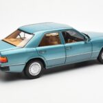 Mercedes 230E W124 Beryl Metallic Edasimüüja Väljaanne Norev 1:18 - image 3 of 8