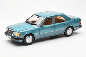 Mercedes 230E W124 Beryl Metallic Edasimüüja Väljaanne Norev 1:18