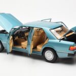 Mercedes 230E W124 Beryl Metallic Edasimüüja Väljaanne Norev 1:18 - image 5 of 8