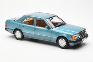 Mercedes 230E W124 Beryl Metallic Edasimüüja Väljaanne Norev 1:18 B66040698 Metall - pilt 6/8