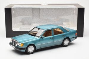 Mercedes 230E W124 Beryl Metallic Edasimüüja Väljaanne Norev 1:18 B66040698 Metall - pilt 8/8