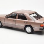 Mercedes 230E W124 Rosewood Metallic Edasimüüja Väljaanne Norev 1:18 - image 7 of 8