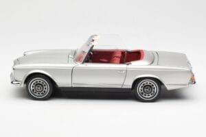 Mercedes 280 SL W113 Pagoda Hõbedane Schuco 1:18 450035000 Metall - pilt 4/8