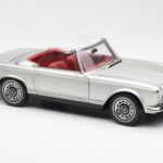 Mercedes 280 SL W113 Pagoda Hõbedane Schuco 1:18 - image 6 of 8