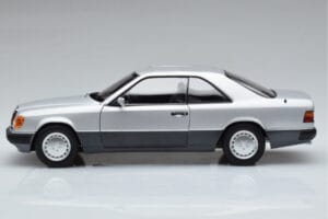 Mercedes 300 CE-24 C124 Coupe Hõbedane Norev 1:18 183880 Metall - pilt 4/7