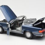 Mercedes 300 SL R107 Nautiline Sinine Norev 1:18 - image 5 of 8