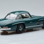 Mercedes 300 SL W198 Gullwing Roheline Norev 1:18 - image 3 of 7