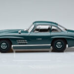 Mercedes 300 SL W198 Gullwing Roheline Norev 1:18 - image 4 of 7