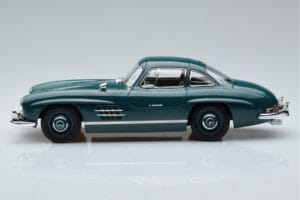 Mercedes 300 SL W198 Gullwing Roheline Norev 1:18 183851 Metall - pilt 4/7
