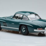 Mercedes 300 SL W198 Gullwing Roheline Norev 1:18 - image 6 of 7