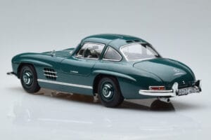 Mercedes 300 SL W198 Gullwing Roheline Norev 1:18 183851 Metall - pilt 6/7