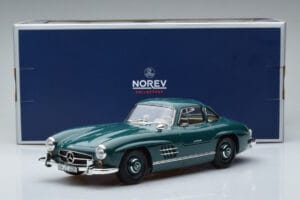 Mercedes 300 SL W198 Gullwing Roheline Norev 1:18 183851 Metall - pilt 7/7
