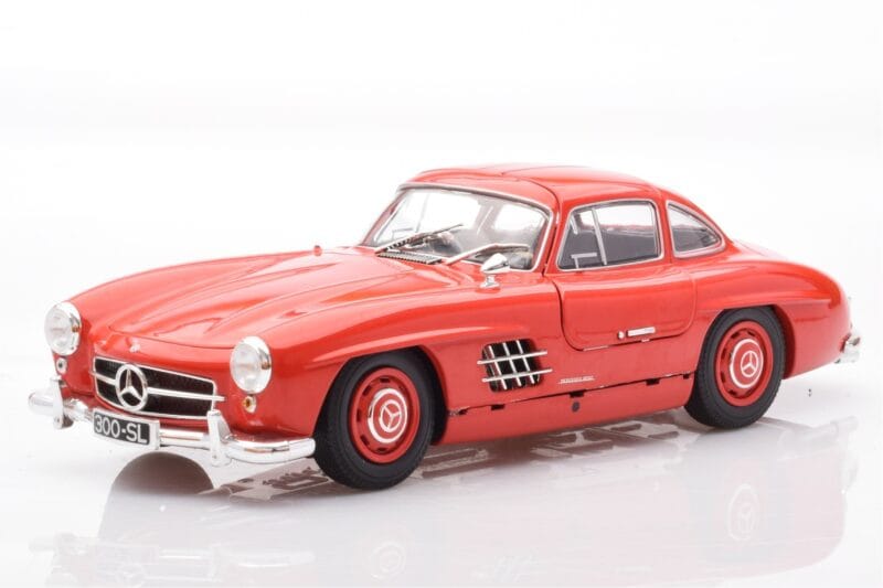 Mercedes 300 SL W198 Gullwing Punane Minichamps 1:18