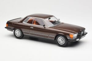 Mercedes 500 SLC C107 Pruun KK-Scale 1:18 180851 Metall - pilt 4/6