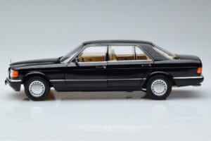 Mercedes 560 SEL W126 Must Norev 1:18 183793 Metall - pilt 4/7