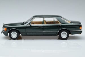 Mercedes 560 SEL W126 Tumerohelne Metallik Norev 1:18 B66040682 Metall - pilt 4/7