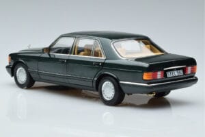 Mercedes 560 SEL W126 Tumerohelne Metallik Norev 1:18 B66040682 Metall - pilt 6/7