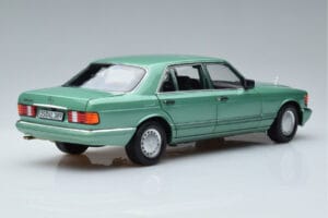Mercedes 560 SEL W126 Heleroheline Norev 1:18 183469 Metall - pilt 3/7