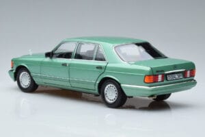 Mercedes 560 SEL W126 Heleroheline Norev 1:18 183469 Metall - pilt 6/7