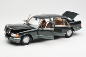 Mercedes 560 SEL W126 Night Roheline Metallik Dealer Edition Norev 1:18 B66040626 Metall - pilt 2/8