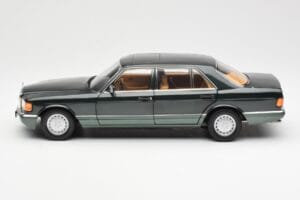 Mercedes 560 SEL W126 Night Roheline Metallik Dealer Edition Norev 1:18 B66040626 Metall - pilt 4/8