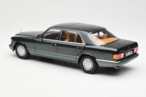 Mercedes 560 SEL W126 Night Roheline Metallik Dealer Edition Norev 1:18 B66040626 Metall - pilt 7/8