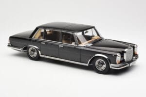 Mercedes 600 SWB W100 Must KK-Scale 1:18 180601 Metall - pilt 4/6