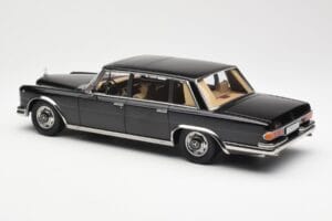 Mercedes 600 SWB W100 Must KK-Scale 1:18 180601 Metall - pilt 5/6