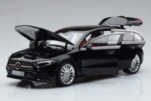 Mercedes A-Class W177 AMG Line Norev 1:18 183861 Metall - pilt 2/7