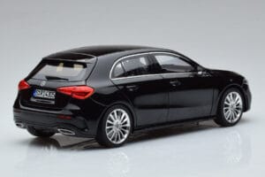 Mercedes A-Class W177 AMG Line Norev 1:18 183861 Metall - pilt 3/7
