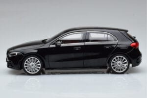 Mercedes A-Class W177 AMG Line Norev 1:18 183861 Metall - pilt 4/7