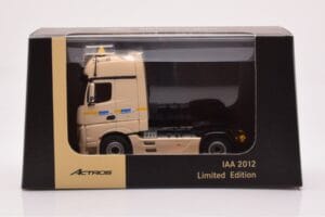 Mercedes Actros Gigaspace IAA 2012 Takso NZG 1:50 MM0015 Metall - pilt 4/4