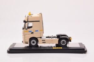 Mercedes Actros Gigaspace IAA 2012 Takso NZG 1:50