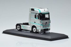 Mercedes Actros MP4 Racing Edition IXO 1:43 TR091 Metall - pilt 4/6