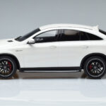 Mercedes AMG GLE 63S C292 Coupe Valge GT Spirit 1:18 - image 3 of 6