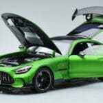 Mercedes AMG GT C190 Black Series Roheline Hell Magno Piiratud Väljaanne Norev 1:18 183903 Metall - image 2 of 7